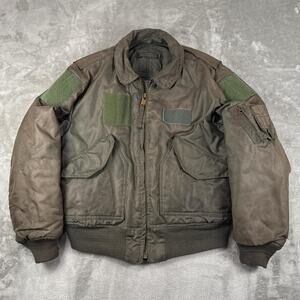 Vintage 1960s cwu-36 US Military Flight Bomber Jacket Distressed OG Green USA